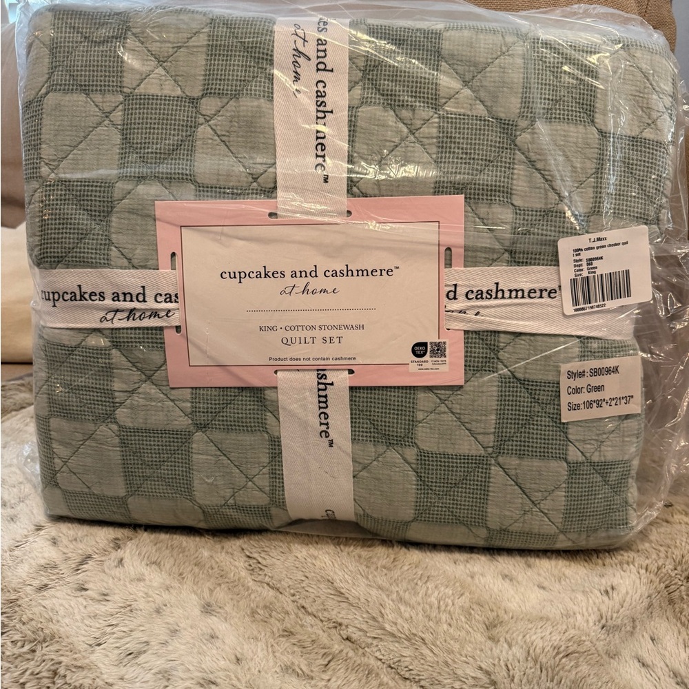 Cupcakes and Cashmere Green Quilt Set